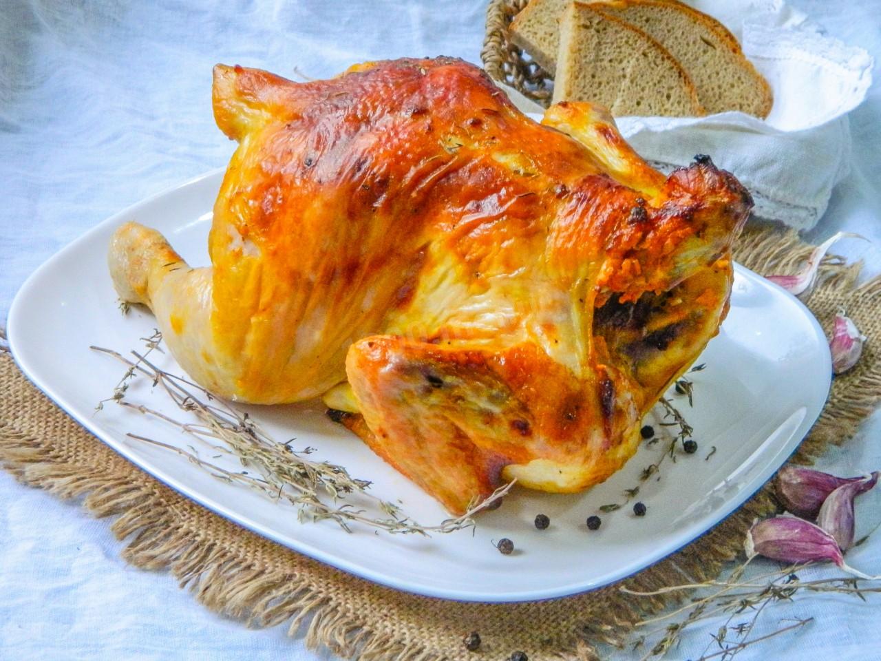 Курица в духовке целиком рецепт с хрустящей корочкой пошагово фото