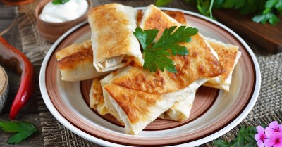 Лаваш с яйцом и зеленым луком