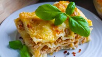Проста лазанья з фаршем у духовці