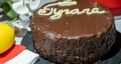 Торт Прага с темным шоколадом