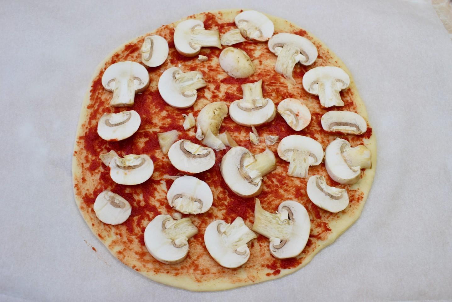 рецепт на пиццу начинка с шампиньонами фото 69