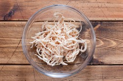салат загадка для гостей с яичными блинчиками и курицей рецепт. Смотреть фото салат загадка для гостей с яичными блинчиками и курицей рецепт. Смотреть картинку салат загадка для гостей с яичными блинчиками и курицей рецепт. Картинка про салат загадка для гостей с яичными блинчиками и курицей рецепт. Фото салат загадка для гостей с яичными блинчиками и курицей рецепт