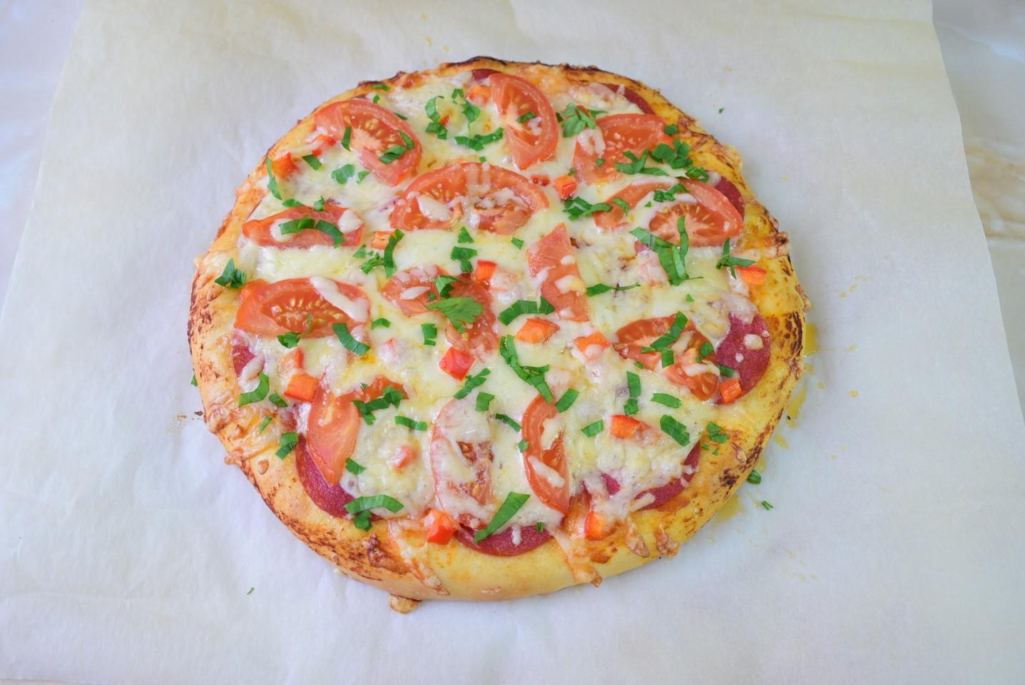 рецепт приготовления пиццы в домашних условиях в духовке из дрожжевого теста с колбасой и сыром фото 86
