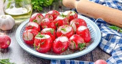 Маринованная битая редиска