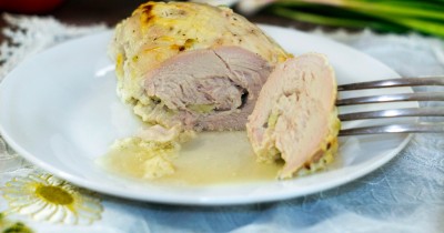 Грудки в чесночно-сметанном соусе