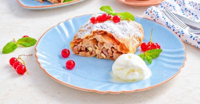 Штрудель с яблоками классический