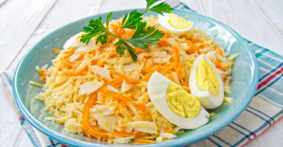 Салат из дайкона с майонезом и яйцом и морковью