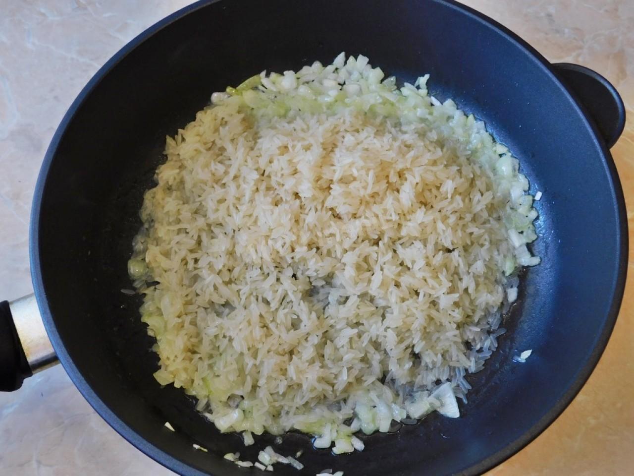 Как приготовить рассыпчатый рис в кастрюле — простой и вкусный рецепт без точек и двоеточий