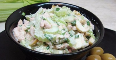  Салат с зелеными оливками сельдереем курицей горчицей - пошаговый рецепт приготовления с фото  