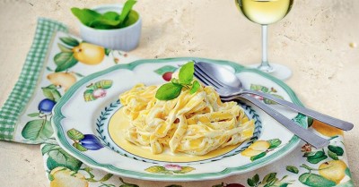 Макароны в сливочном соусе на сковороде