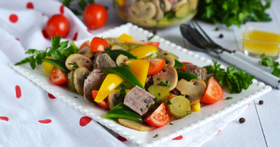 Теплый салат с говядиной и баклажанами и 10 вкуснейших салатов с говядиной, которые обязательно стоит попробовать