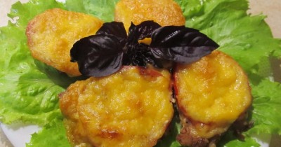 Свинина с томатами и сыром в духовке