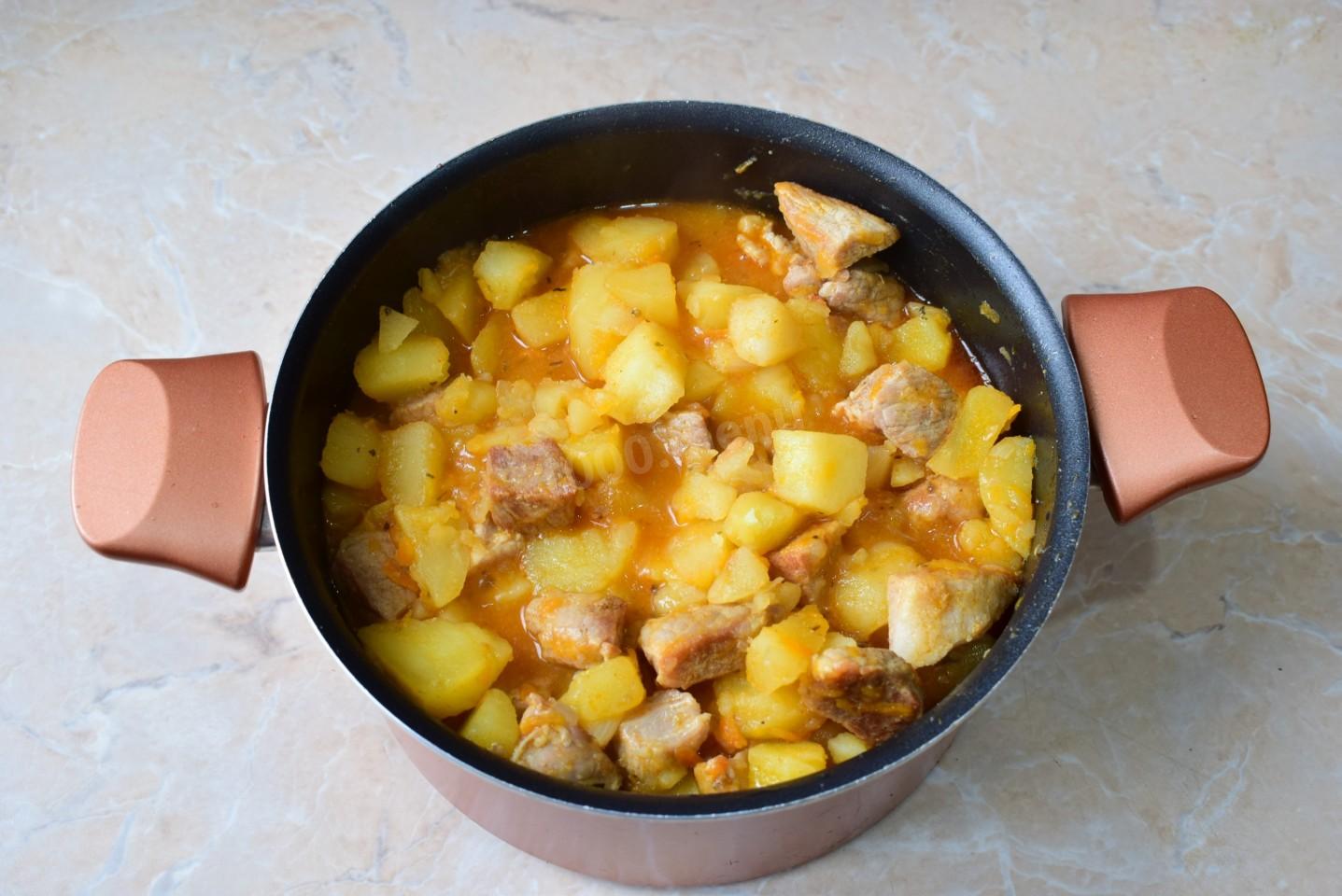 Как приготовить жаркое из свинины с картошкой в кастрюле