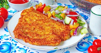 Куриные отбивные в сухарях