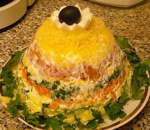 Салат снегурочка с копченой курицей и плавленным сыром рецепт с фото