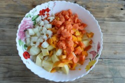 овощи в тыкве в духовке рецепт с фото. ovoshchi v tykve zapechennye v. овощи в тыкве в духовке рецепт с фото фото. овощи в тыкве в духовке рецепт с фото-ovoshchi v tykve zapechennye v. картинка овощи в тыкве в духовке рецепт с фото. картинка ovoshchi v tykve zapechennye v. Запеченная тыква с овощами в духовке может быть как самостоятельным блюдом, так и послужить гарниром к мясу. Есть несколько разных способов приготовления, самые интересные мы постарались как можно подробнее описать и сопроводили фотографиями.