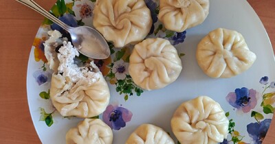 вареник с творогом и изюмом