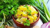 Салат із вареної картоплі