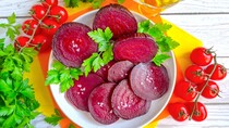 Буряк у духовці в рукаві