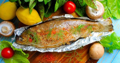 Форель в фольге с лимоном и сухими специями
