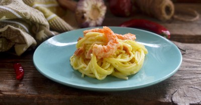 Паста карбонара с креветками в сливочном соусе