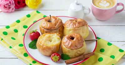Запеченные яблоки с творогом в духовке
