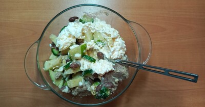 салат с красной фасолью и куриной печенью