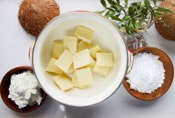 Миндально кокосовый бисквит рецепт. tort s kokosom 1614973930 13 min. Миндально кокосовый бисквит рецепт фото. Миндально кокосовый бисквит рецепт-tort s kokosom 1614973930 13 min. картинка Миндально кокосовый бисквит рецепт. картинка tort s kokosom 1614973930 13 min. Для тех, кто уже приготовил торт «Фереро Роше» и «Сникерс», следующий «конфетный» торт. На этот раз по мотивам знаменитых «Рафаэлло». Рецепт и фото Ксении Боровковой.