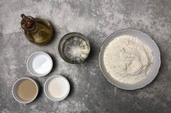 немецкое блюдо штрудли с мясом и картошкой. shtrudli s myasom i kartofelem po nemecki 1625743376 0 min. немецкое блюдо штрудли с мясом и картошкой фото. немецкое блюдо штрудли с мясом и картошкой-shtrudli s myasom i kartofelem po nemecki 1625743376 0 min. картинка немецкое блюдо штрудли с мясом и картошкой. картинка shtrudli s myasom i kartofelem po nemecki 1625743376 0 min. Оригинальные, пышные, необычные, из простых продуктов! Штрудли с мясом и картофелем по-немецки — это булочки-завитушки, приготовленные на пару вместе с тушеным мясом и картошкой. Получается сразу и блюдо, и хлеб. Пикантности добавляет вкусу квашеная капуста, а штрудли делают его сытным и домашним.