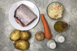 немецкое блюдо штрудли с мясом и картошкой. shtrudli s myasom i kartofelem po nemecki 1625743385 5 min. немецкое блюдо штрудли с мясом и картошкой фото. немецкое блюдо штрудли с мясом и картошкой-shtrudli s myasom i kartofelem po nemecki 1625743385 5 min. картинка немецкое блюдо штрудли с мясом и картошкой. картинка shtrudli s myasom i kartofelem po nemecki 1625743385 5 min. Оригинальные, пышные, необычные, из простых продуктов! Штрудли с мясом и картофелем по-немецки — это булочки-завитушки, приготовленные на пару вместе с тушеным мясом и картошкой. Получается сразу и блюдо, и хлеб. Пикантности добавляет вкусу квашеная капуста, а штрудли делают его сытным и домашним.