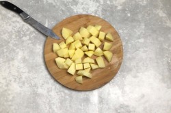 немецкое блюдо штрудли с мясом и картошкой. shtrudli s myasom i kartofelem po nemecki 1625743393 9 min. немецкое блюдо штрудли с мясом и картошкой фото. немецкое блюдо штрудли с мясом и картошкой-shtrudli s myasom i kartofelem po nemecki 1625743393 9 min. картинка немецкое блюдо штрудли с мясом и картошкой. картинка shtrudli s myasom i kartofelem po nemecki 1625743393 9 min. Оригинальные, пышные, необычные, из простых продуктов! Штрудли с мясом и картофелем по-немецки — это булочки-завитушки, приготовленные на пару вместе с тушеным мясом и картошкой. Получается сразу и блюдо, и хлеб. Пикантности добавляет вкусу квашеная капуста, а штрудли делают его сытным и домашним.