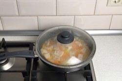 немецкое блюдо штрудли с мясом и картошкой. shtrudli s myasom i kartofelem po nemecki 1625743398 12 min. немецкое блюдо штрудли с мясом и картошкой фото. немецкое блюдо штрудли с мясом и картошкой-shtrudli s myasom i kartofelem po nemecki 1625743398 12 min. картинка немецкое блюдо штрудли с мясом и картошкой. картинка shtrudli s myasom i kartofelem po nemecki 1625743398 12 min. Оригинальные, пышные, необычные, из простых продуктов! Штрудли с мясом и картофелем по-немецки — это булочки-завитушки, приготовленные на пару вместе с тушеным мясом и картошкой. Получается сразу и блюдо, и хлеб. Пикантности добавляет вкусу квашеная капуста, а штрудли делают его сытным и домашним.