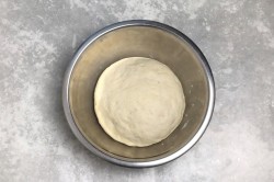 немецкое блюдо штрудли с мясом и картошкой. shtrudli s myasom i kartofelem po nemecki 1625743400 13 min. немецкое блюдо штрудли с мясом и картошкой фото. немецкое блюдо штрудли с мясом и картошкой-shtrudli s myasom i kartofelem po nemecki 1625743400 13 min. картинка немецкое блюдо штрудли с мясом и картошкой. картинка shtrudli s myasom i kartofelem po nemecki 1625743400 13 min. Оригинальные, пышные, необычные, из простых продуктов! Штрудли с мясом и картофелем по-немецки — это булочки-завитушки, приготовленные на пару вместе с тушеным мясом и картошкой. Получается сразу и блюдо, и хлеб. Пикантности добавляет вкусу квашеная капуста, а штрудли делают его сытным и домашним.