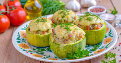 Кабачки фаршированные мясом в мультиварке