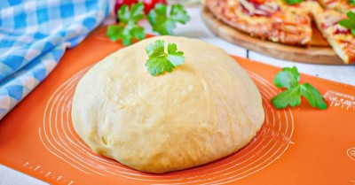 Тесто для пиццы на кефире без дрожжей