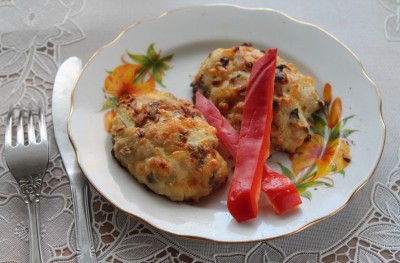 Котлеты из свинины грибов и сыра