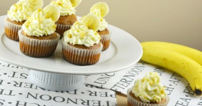 Банановые капкейки на сметане с грецкими орехами