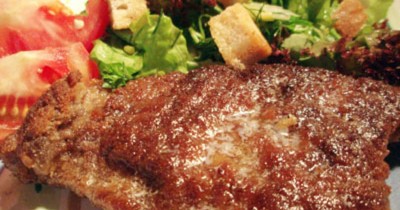 Ромштекс из говядины в яично-молочном кляре и сухарях