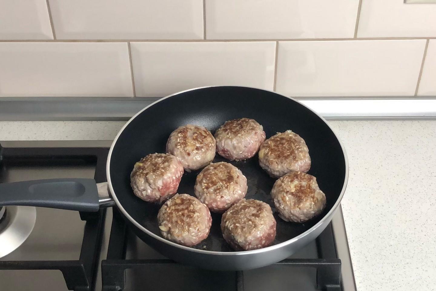 Мясные ежики на сковороде рецепт