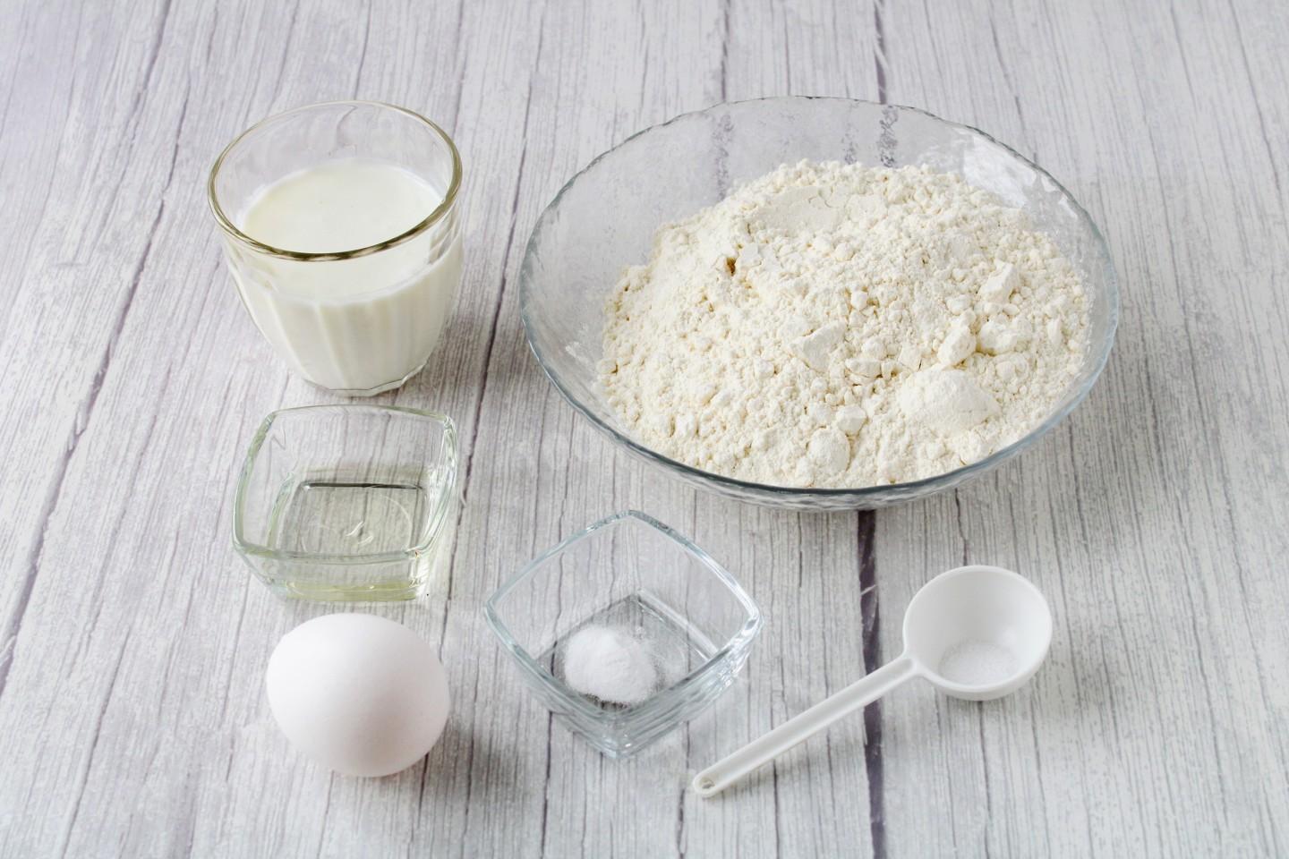 Вода мука сода сахар. Кефир и яйцо рецепт. Пшеничный соус. Творог из кефира с чесночной стрелкой. Кефир с сахаром как называется.