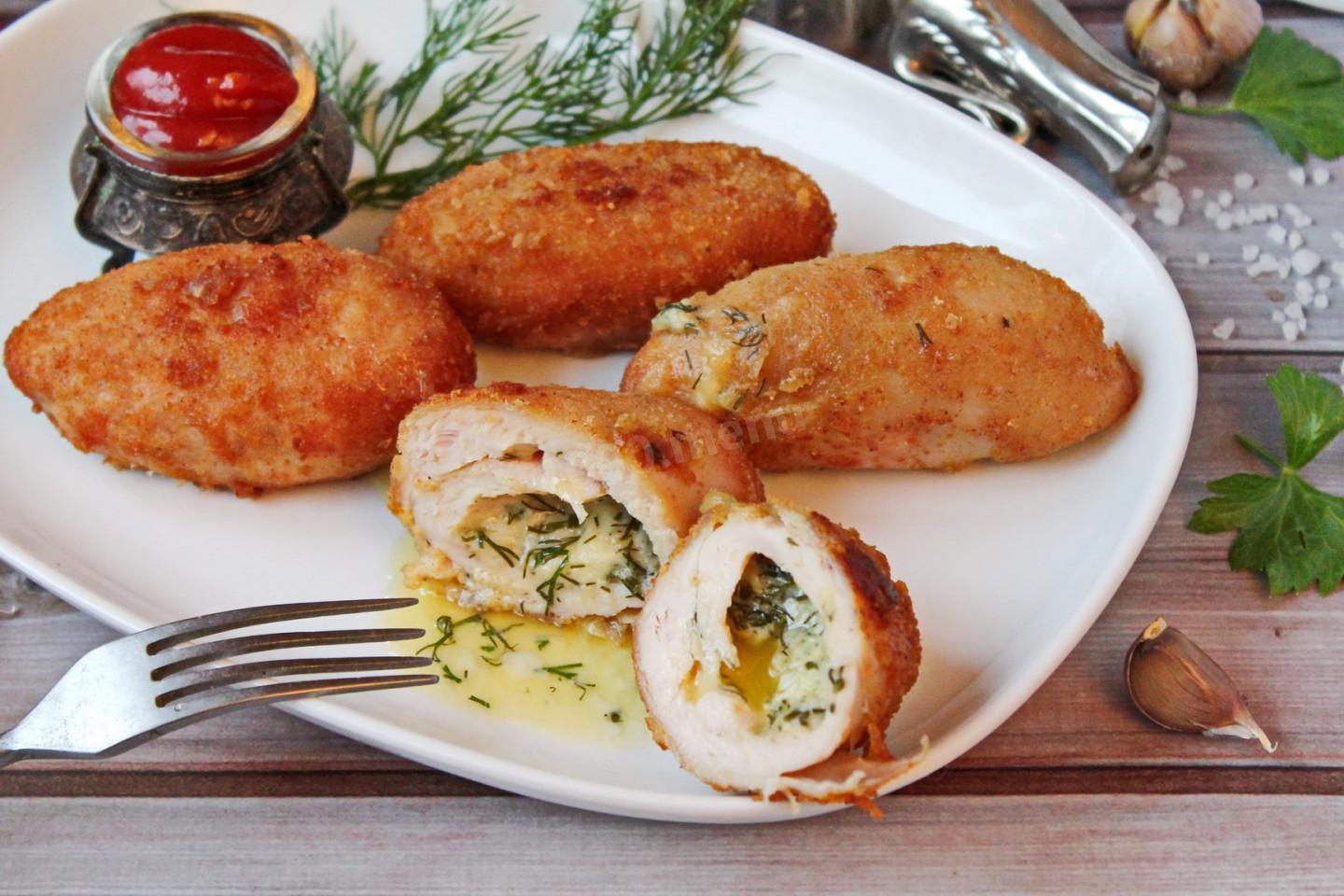 Котлеты по киевски рецепт с пошаговым фото из куриного фарша с маслом на сковороде