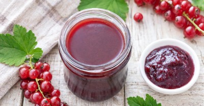 Смородиновый соус с розмарином и чесноком на зиму