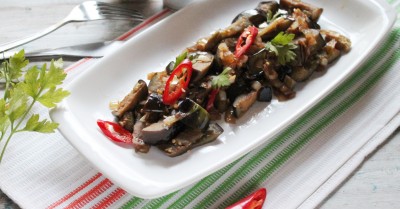 Баклажаны с луком в соевом соусе