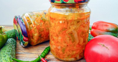 Салат Берегись водка на зиму с морковью и огурцами