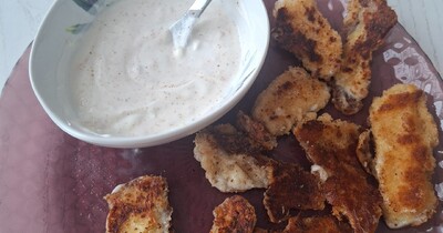 Сырные палочки с чесночным соусом