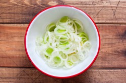 лук порей рецепты салатов с яйцами. salat s lukom poreem 1570449460 2 min. лук порей рецепты салатов с яйцами фото. лук порей рецепты салатов с яйцами-salat s lukom poreem 1570449460 2 min. картинка лук порей рецепты салатов с яйцами. картинка salat s lukom poreem 1570449460 2 min. 1 баночка кукурузы