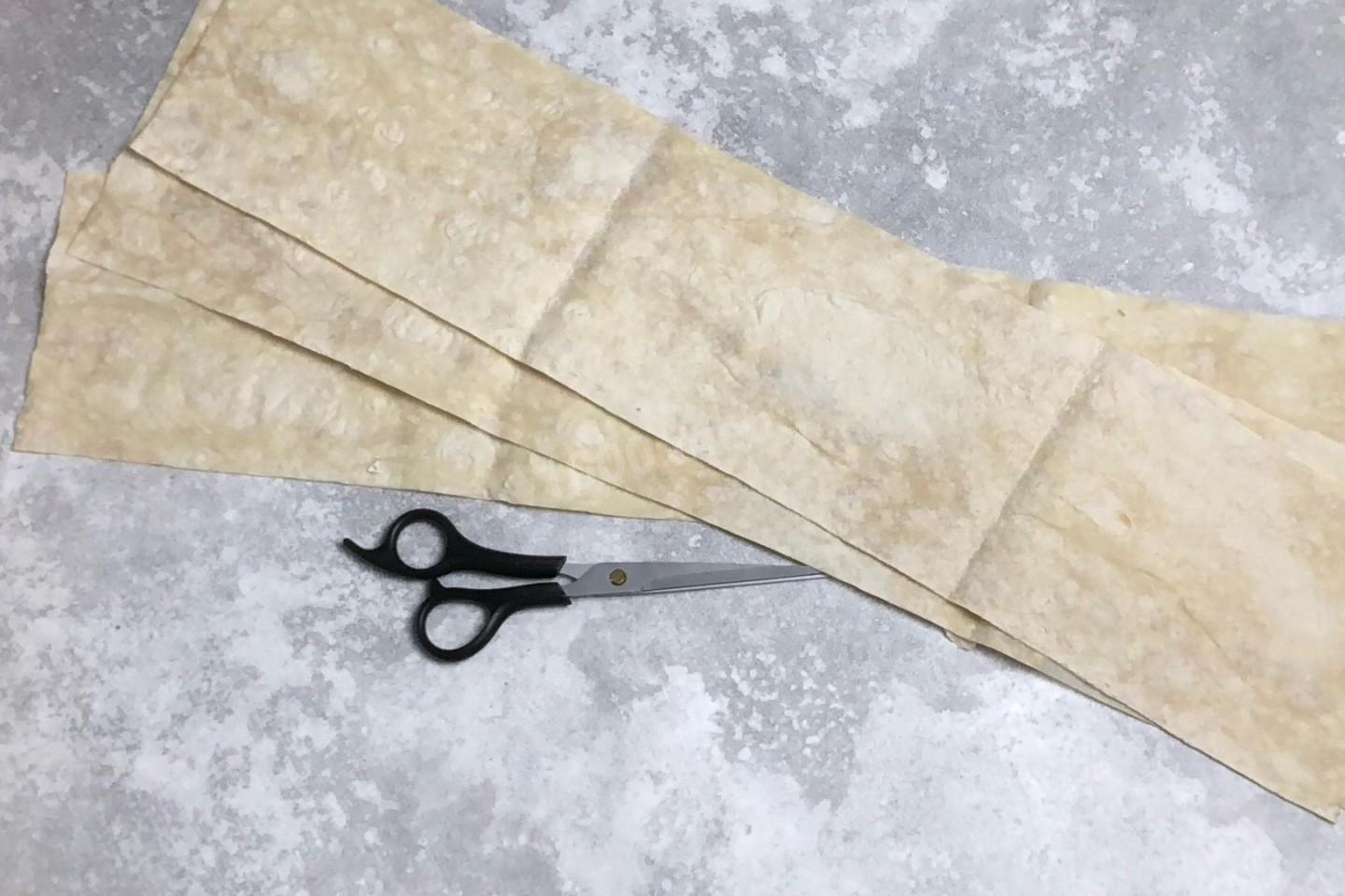 Нарезать лаваш ножницами на полоски рецепт с фото