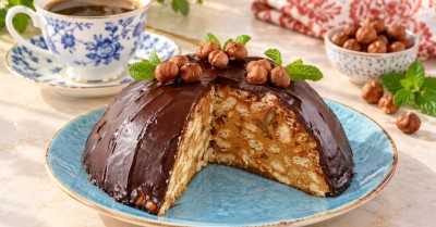 Торт из печенья и сгущенки без выпечки