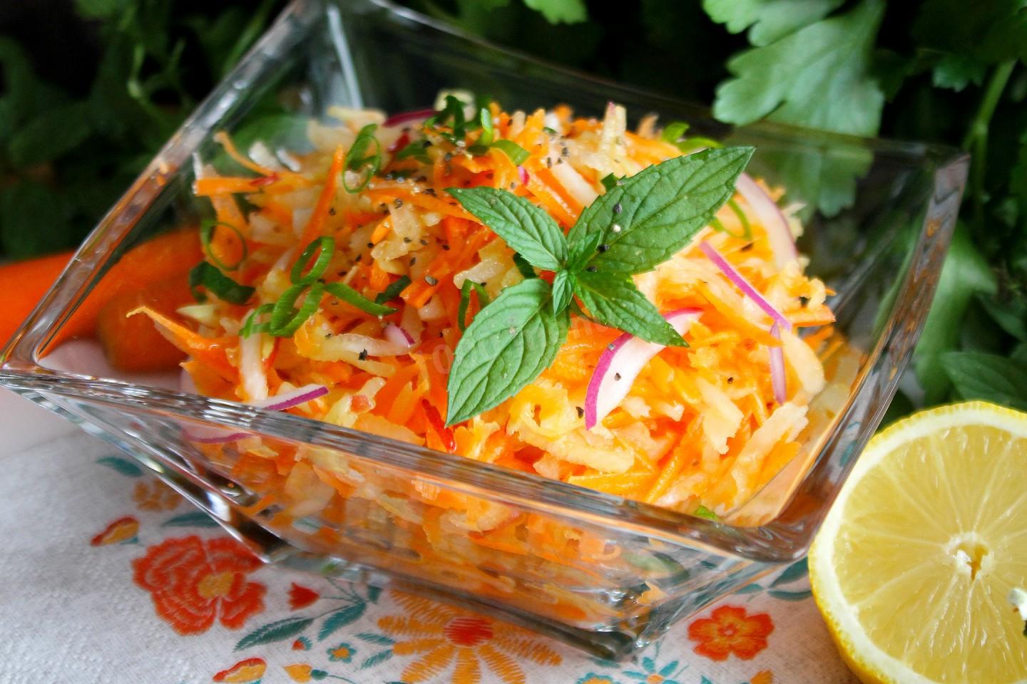Простой ПП салат из дайкона с морковью и яблоком рецепт с фото пошагово .
