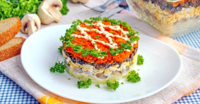 Салат Лисья шубка с селедкой и грибами